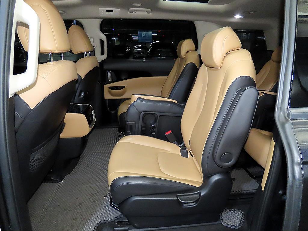 KIA Carnival - Vista 7