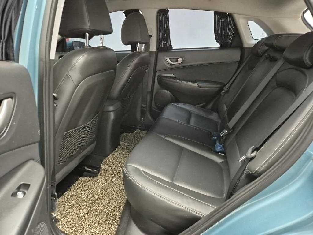 HYUNDAI Kona - Vista 12