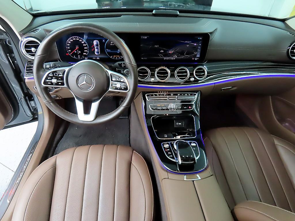 Mercedes Benz E class - Vista 7
