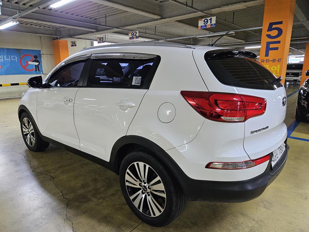 KIA Sportage - Vista 5