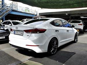 HYUNDAI Avante - Vista 8