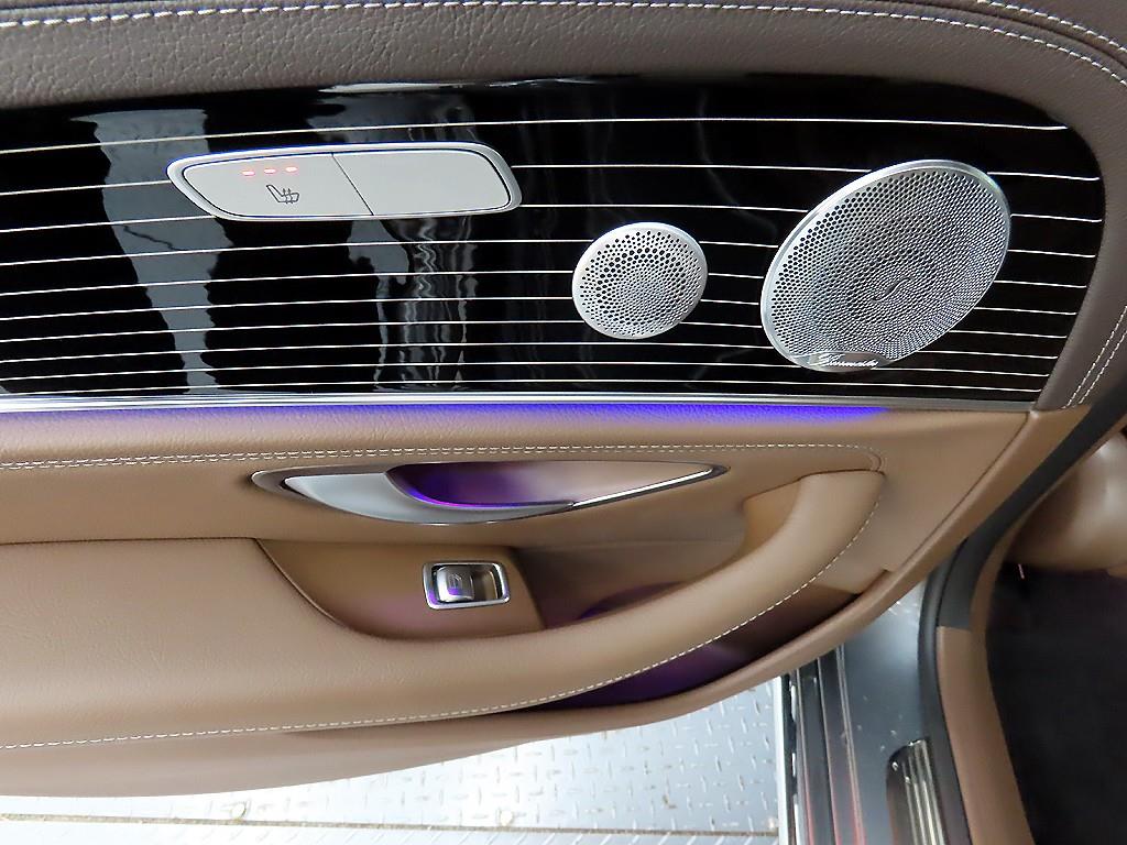 Mercedes Benz E class - Vista 12