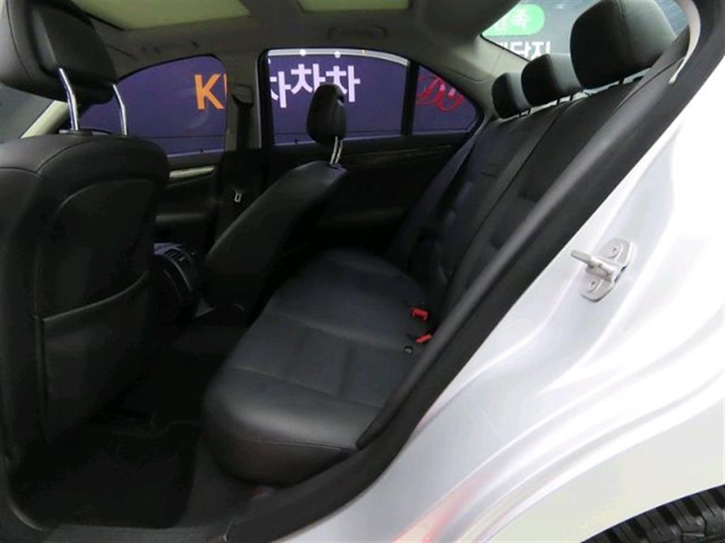 Mercedes Benz C Class - Vista 6