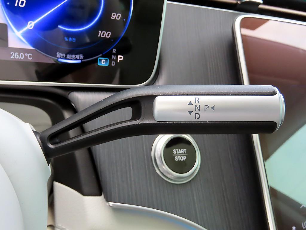 Mercedes Benz EQS - Vista 11