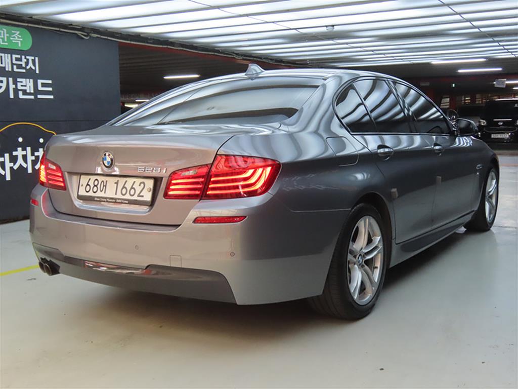 BMW 5 Series - Vista 4
