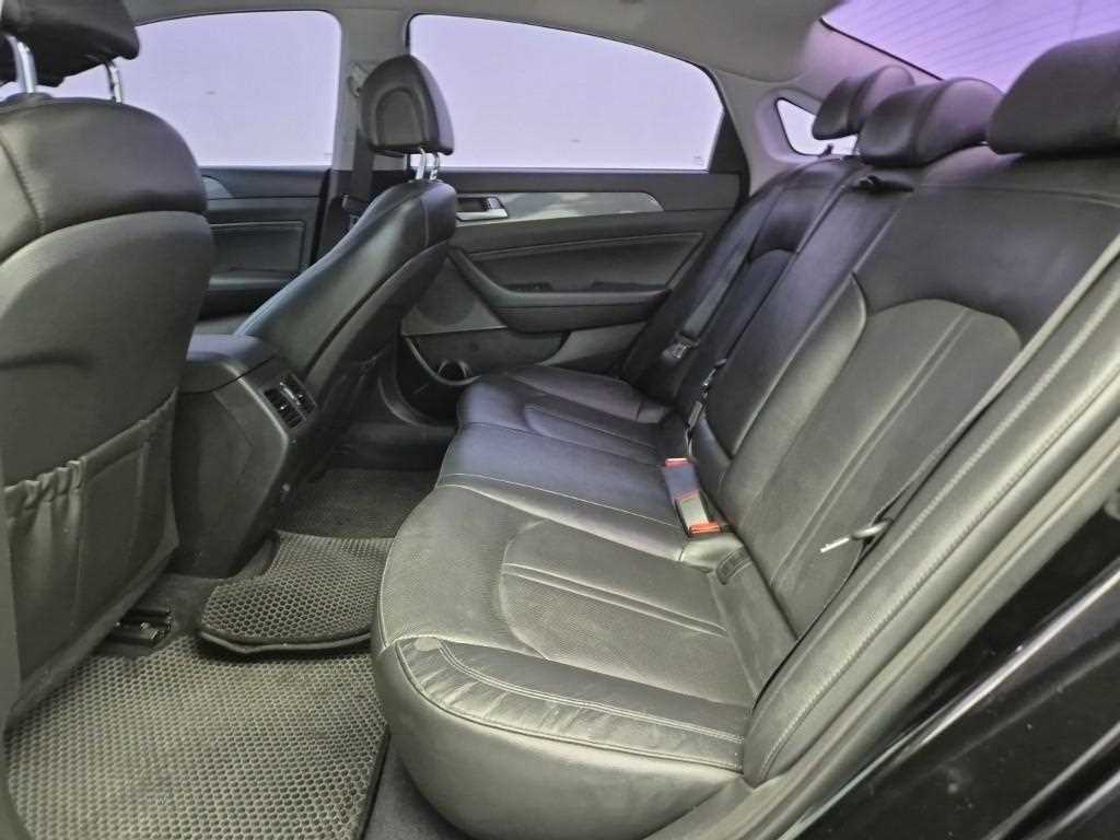 HYUNDAI Sonata - Vista 12