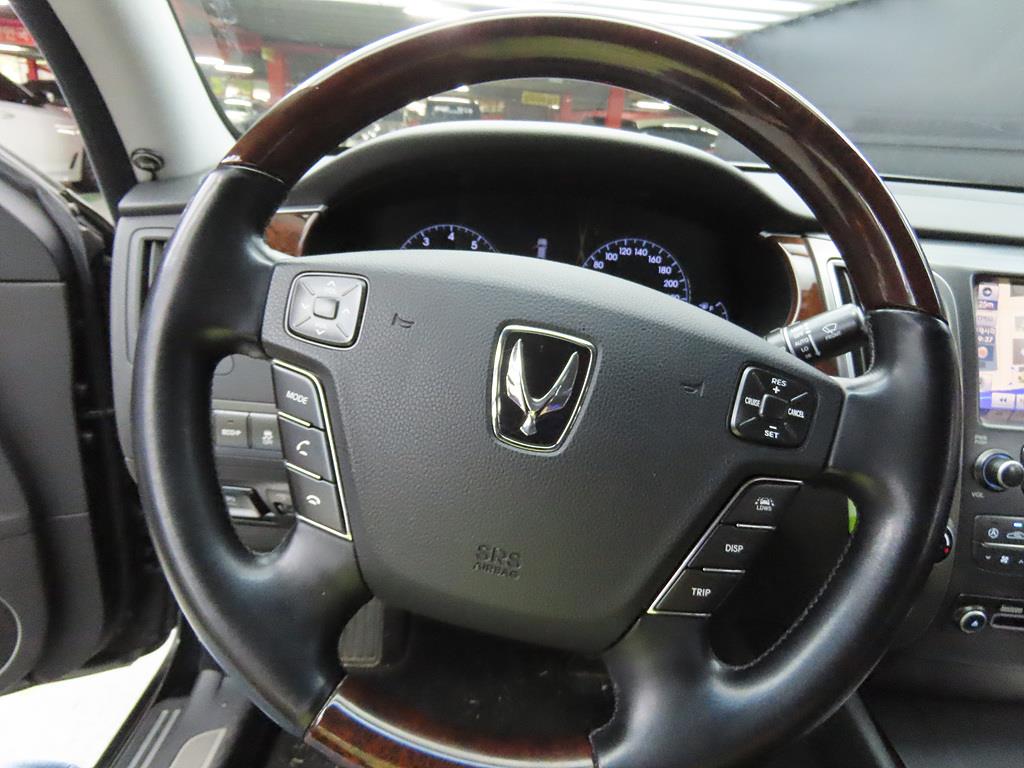 HYUNDAI Equus - Vista 8