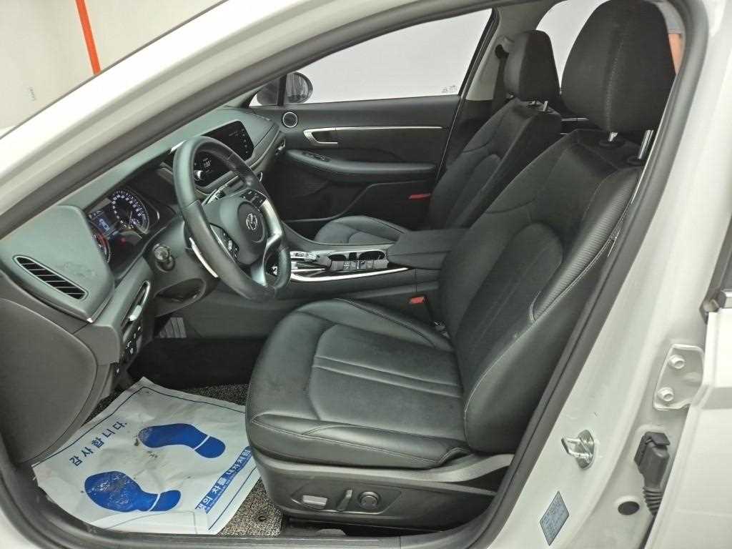 HYUNDAI Sonata - Vista 11