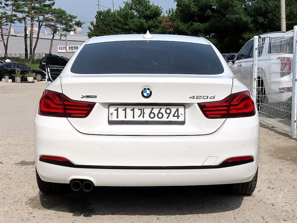 BMW 4 Series - Vista 4