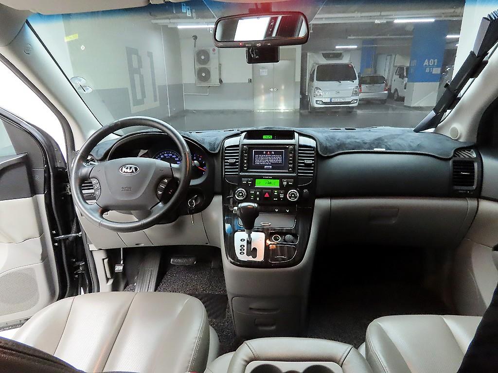KIA Carnival - Vista 8