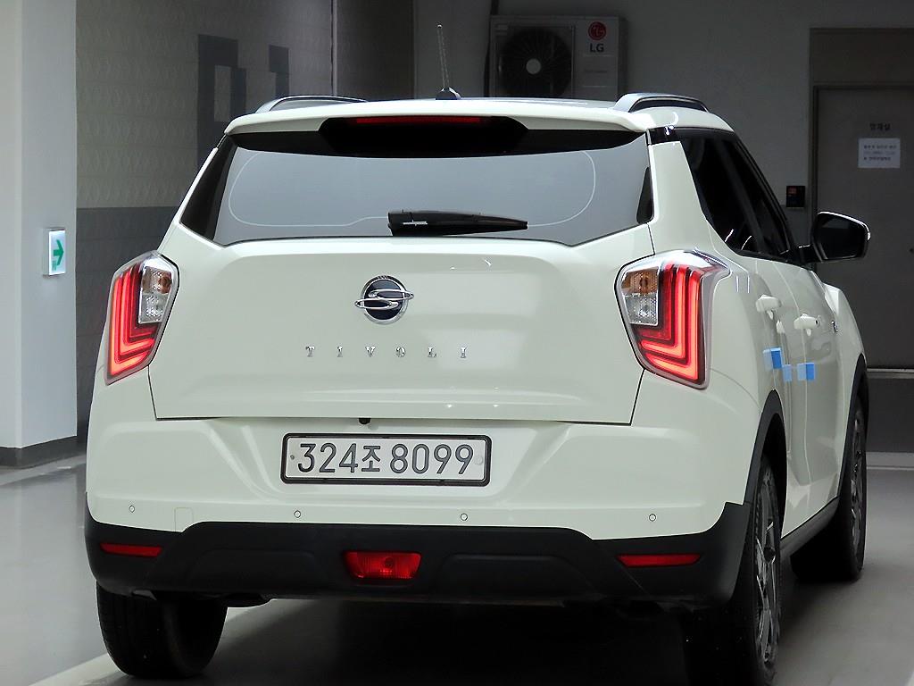 Ssangyong Tivoli - Vista 4