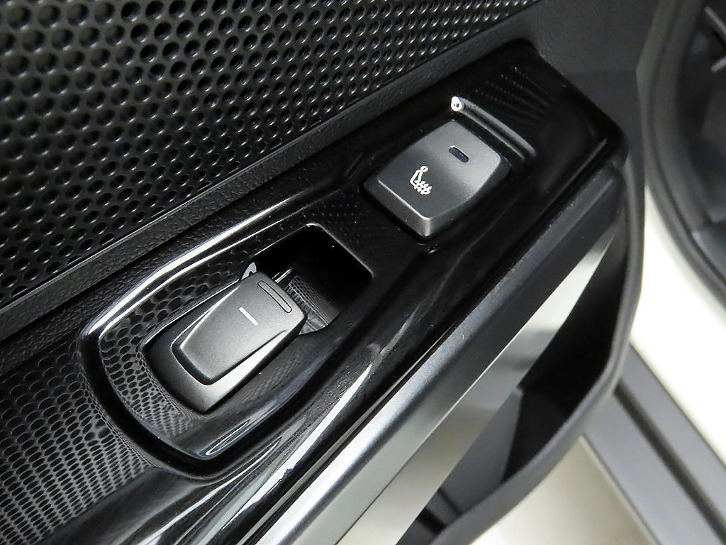 Ssangyong Tivoli 2022 Blanco - Importación desde Corea - HF Imports Iquique - Foto 15