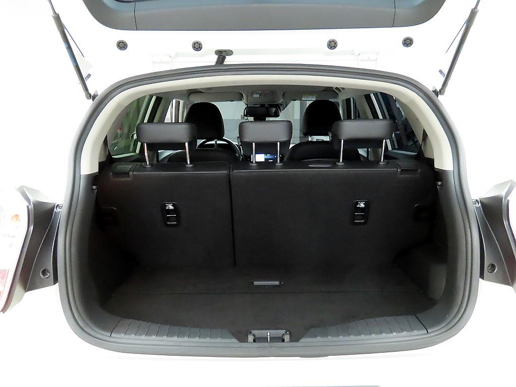 Ssangyong Tivoli - Vista 5