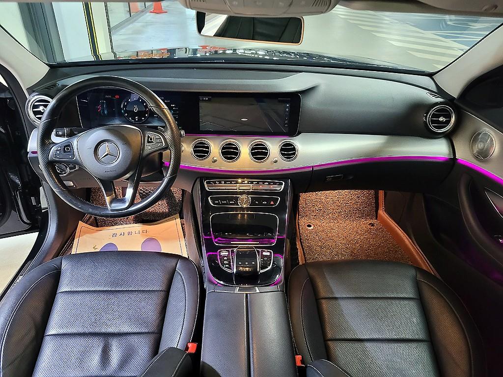 Mercedes Benz E class - Vista 6