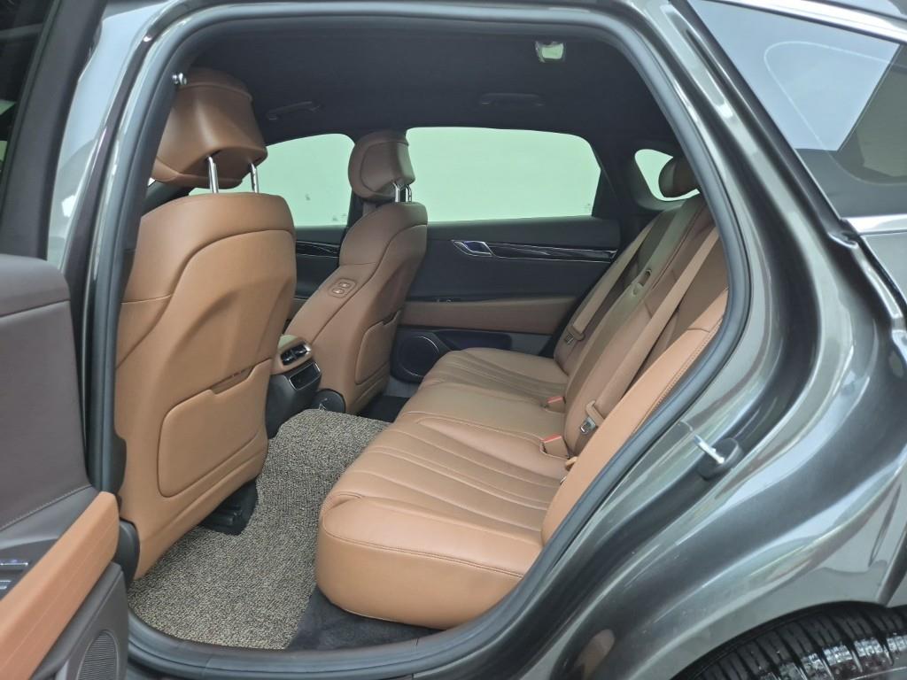 Genesis G80 - Vista 12