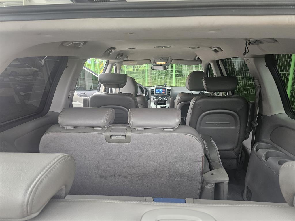 KIA Carnival - Vista 12