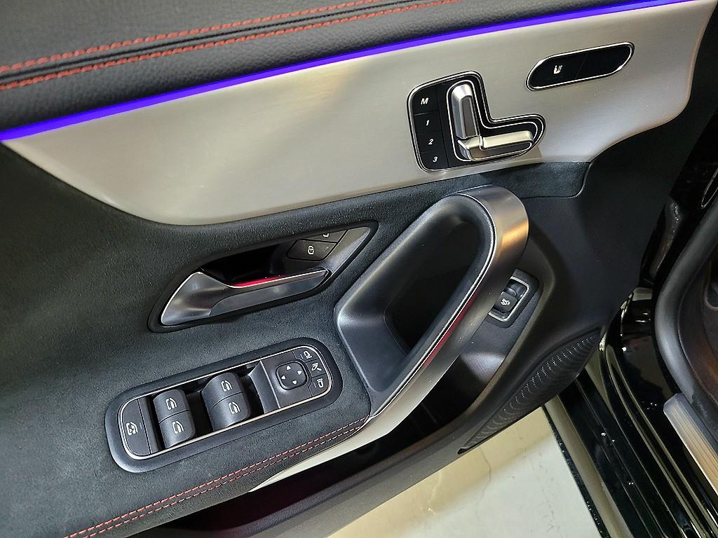 Mercedes Benz CLA Class 2023 Negro - Importación desde Corea - HF Imports Iquique - Foto 13