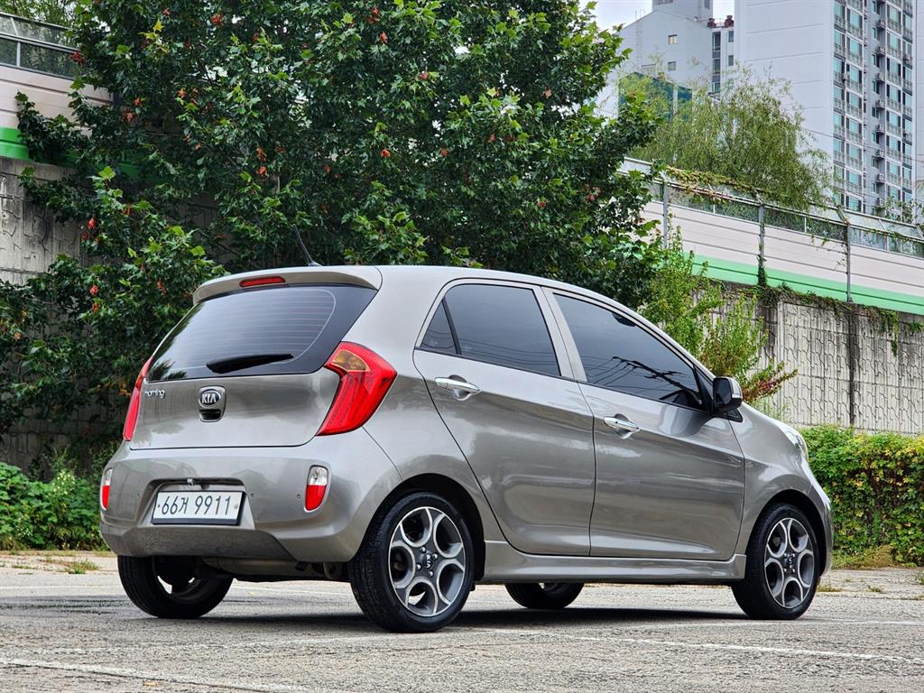 KIA Morning - Vista 4