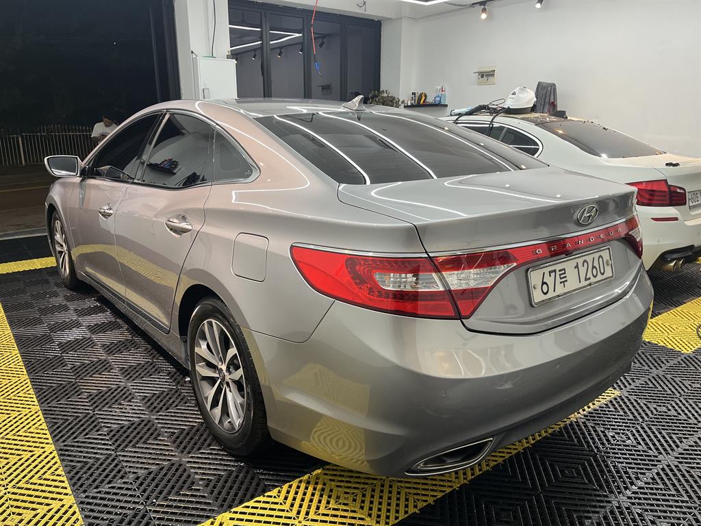 HYUNDAI Grandeur - Vista 6