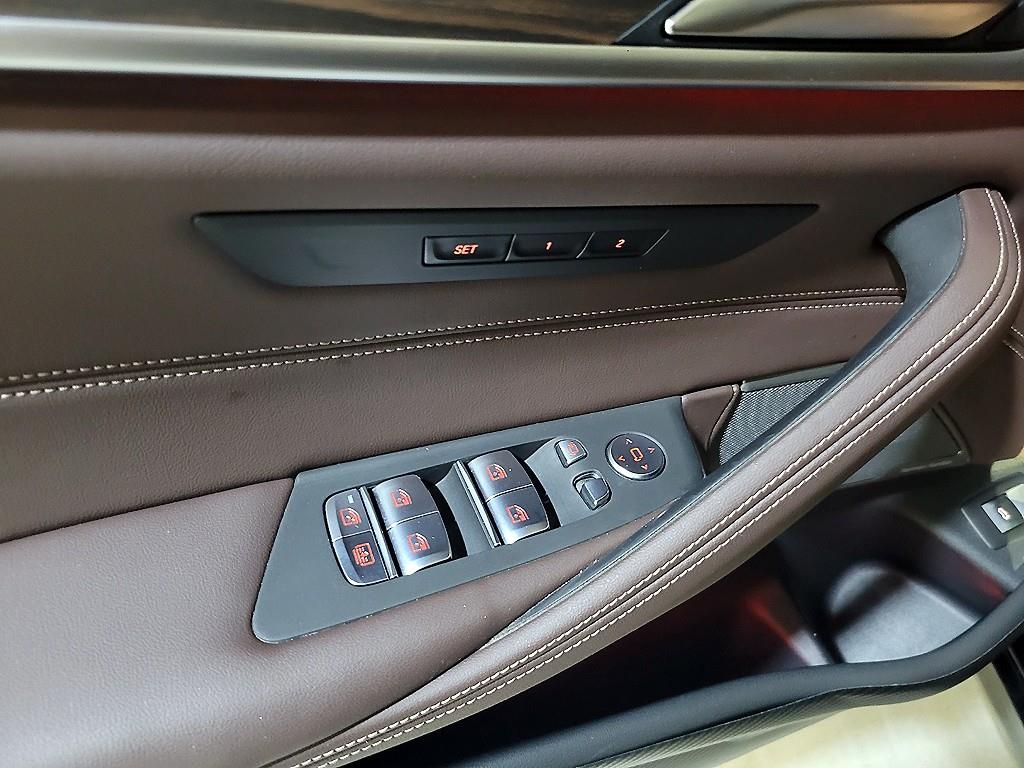 BMW 5 Series 2023 Negro - Importación desde Corea - HF Imports Iquique - Foto 13