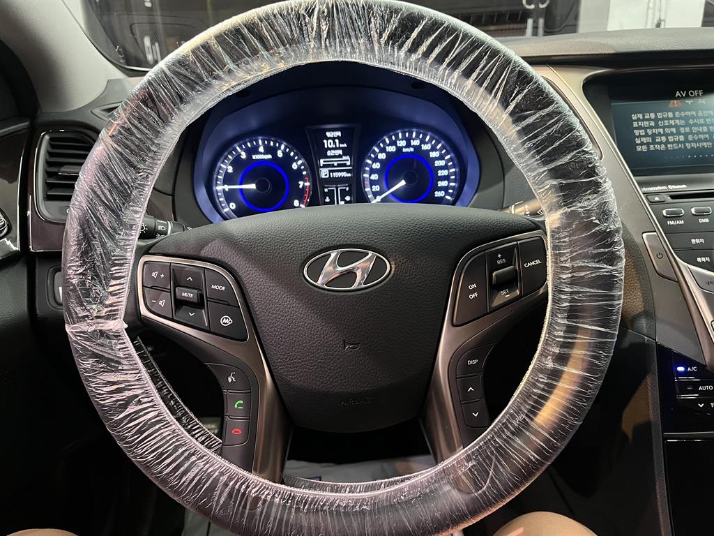 HYUNDAI Grandeur - Vista 11