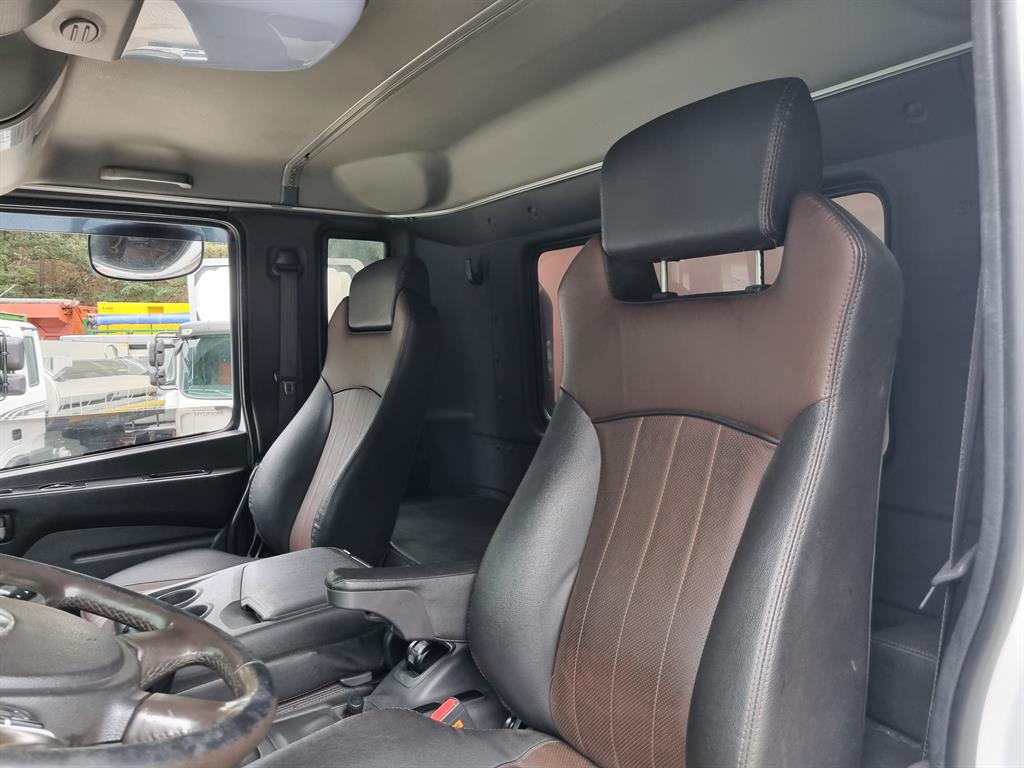 medium and large cargo truck - Vista 12