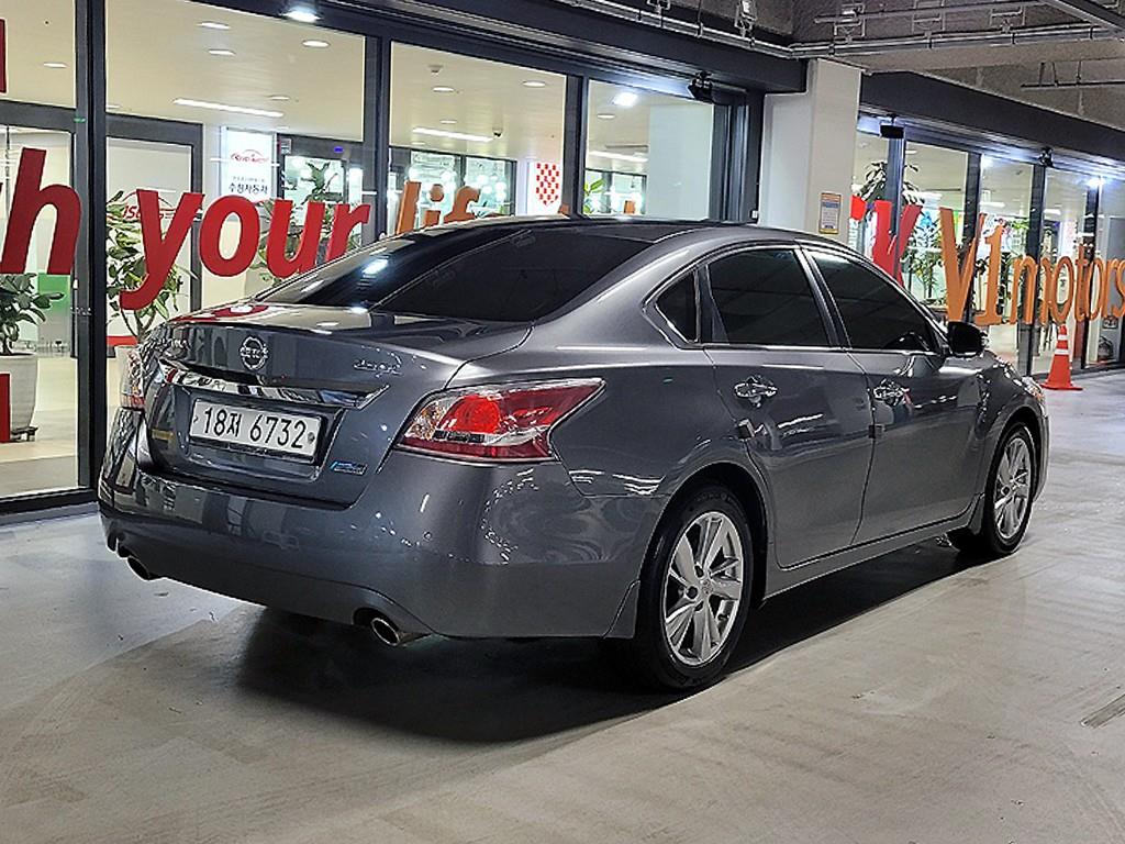 Nissan Altima - Vista 4