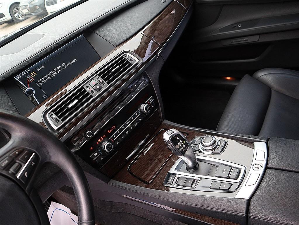 BMW 7 Series 2011 Negro - Importación desde Corea - HF Imports Iquique - Foto 10