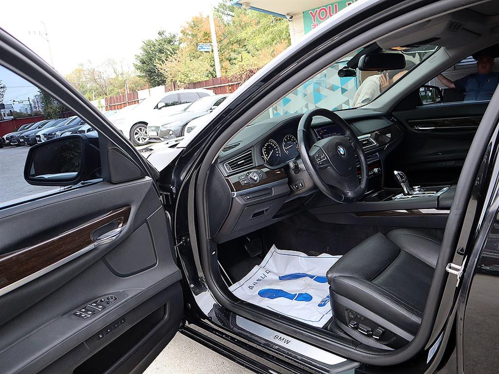BMW 7 Series - Vista 11