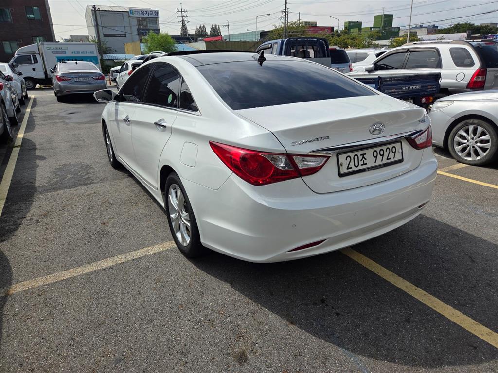 HYUNDAI Sonata - Vista 5