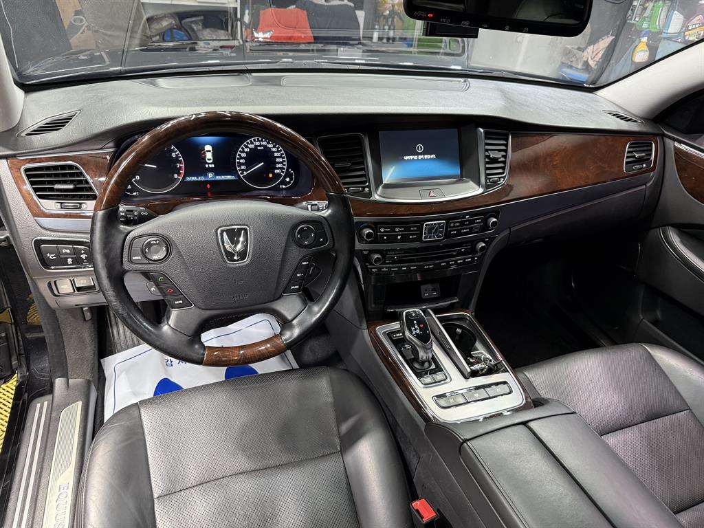 HYUNDAI Equus - Vista 6