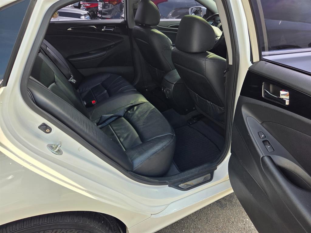 HYUNDAI Sonata - Vista 8