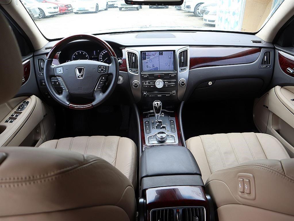 HYUNDAI Equus - Vista 5