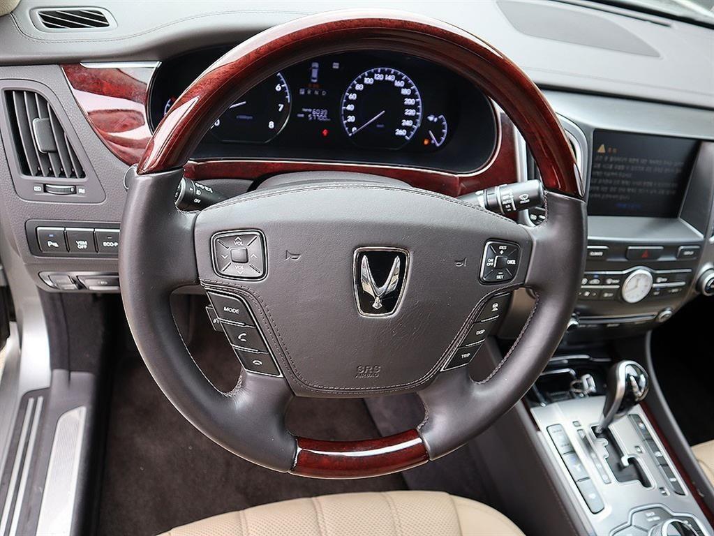 HYUNDAI Equus - Vista 8