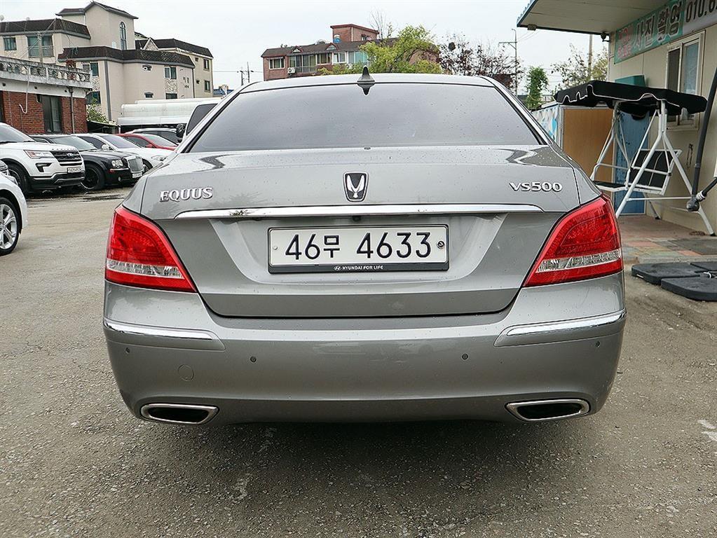 HYUNDAI Equus - Vista 4
