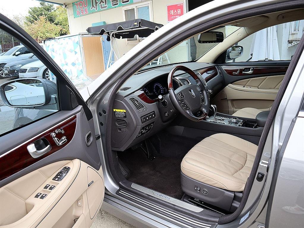 HYUNDAI Equus - Vista 6