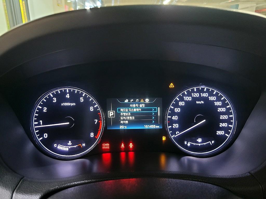 HYUNDAI Genesis - Vista 10