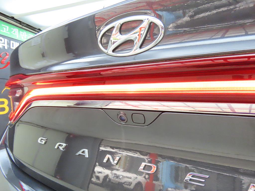 HYUNDAI Grandeur 2018 Negro - Importación desde Corea - HF Imports Iquique - Foto 17