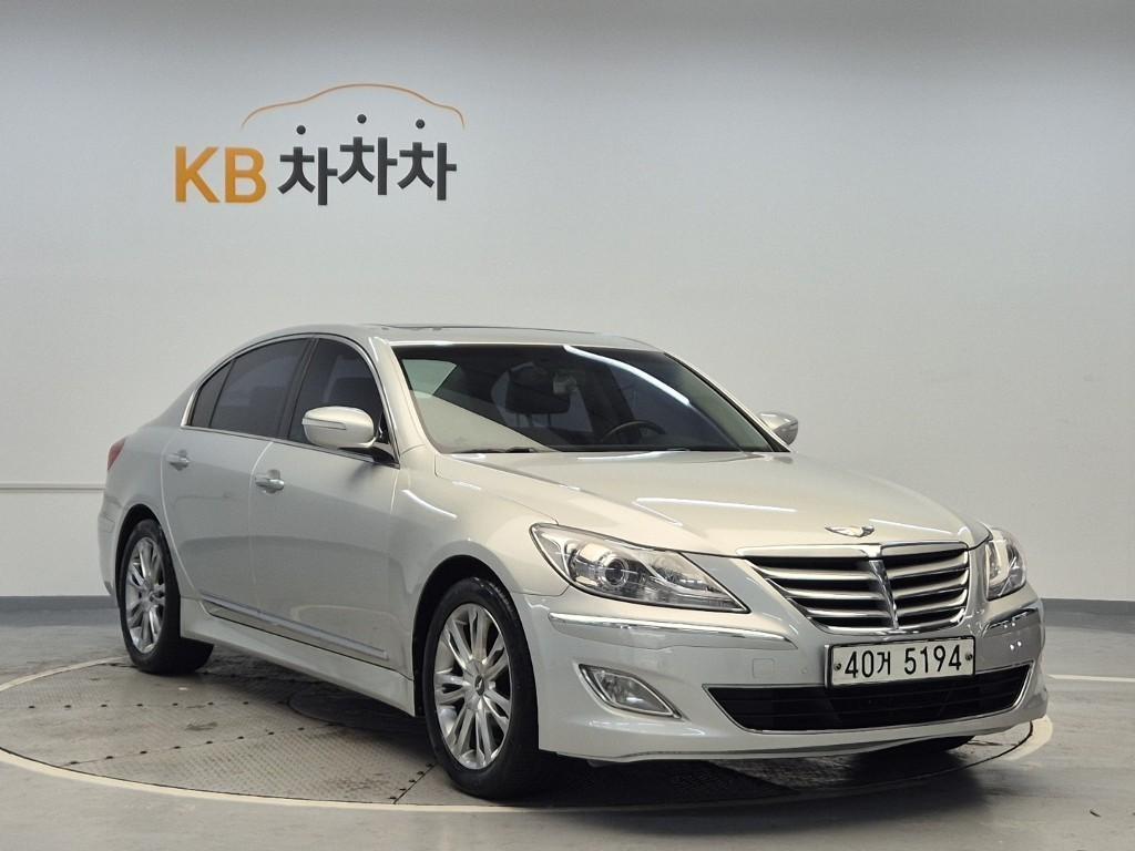 HYUNDAI Genesis - Vista 4