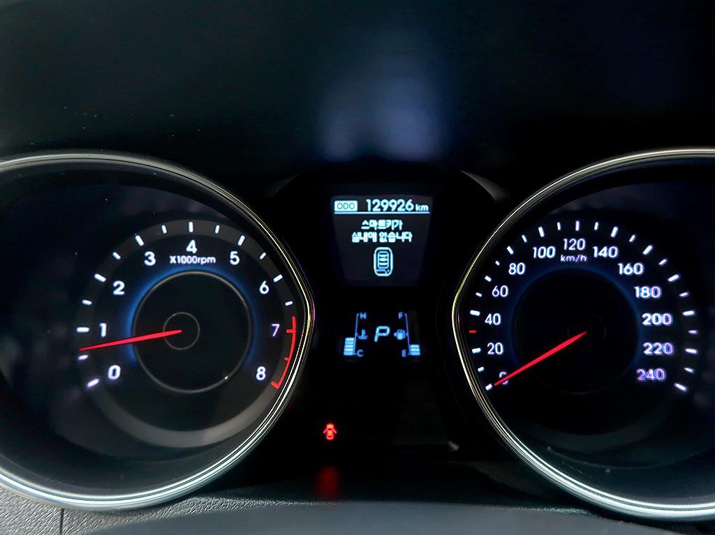 HYUNDAI Avante - Vista 11