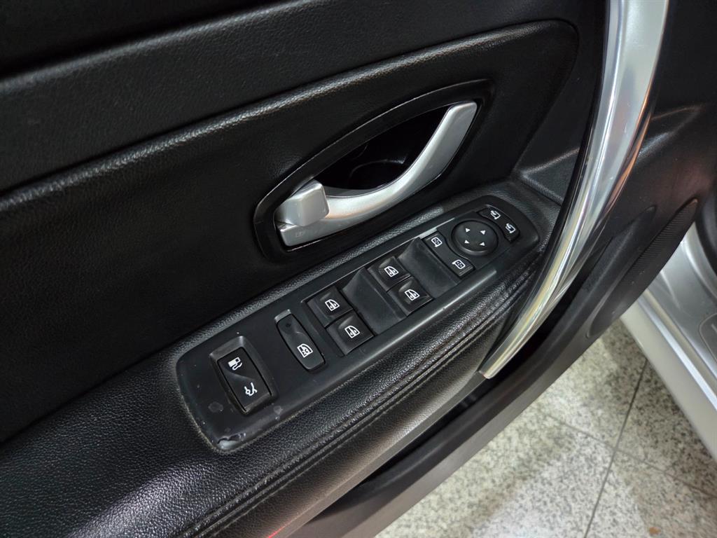 SAMSUNG SM5 2011 Plateado - Importación desde Corea - HF Imports Iquique - Foto 15