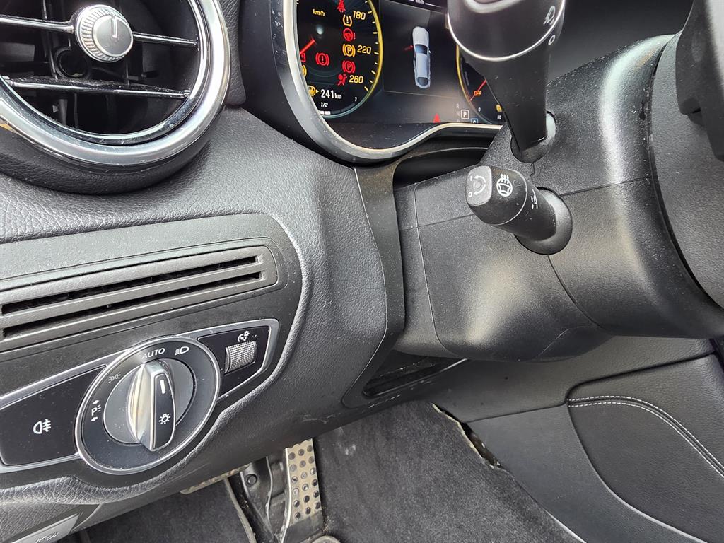 Mercedes Benz GLC Class - Vista 8