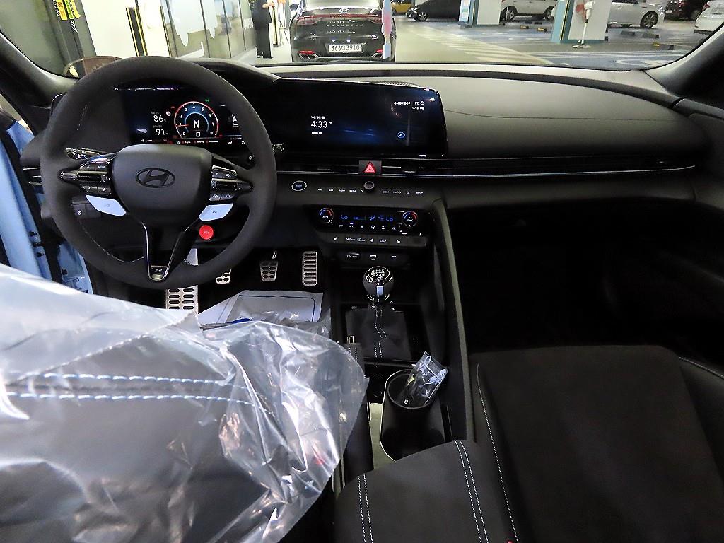 HYUNDAI Avante - Vista 10