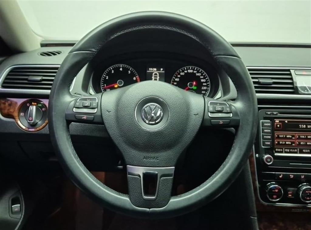 Volkswagen Passat - Vista 9