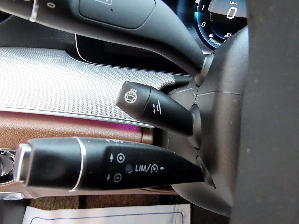 Mercedes Benz E class - Vista 12