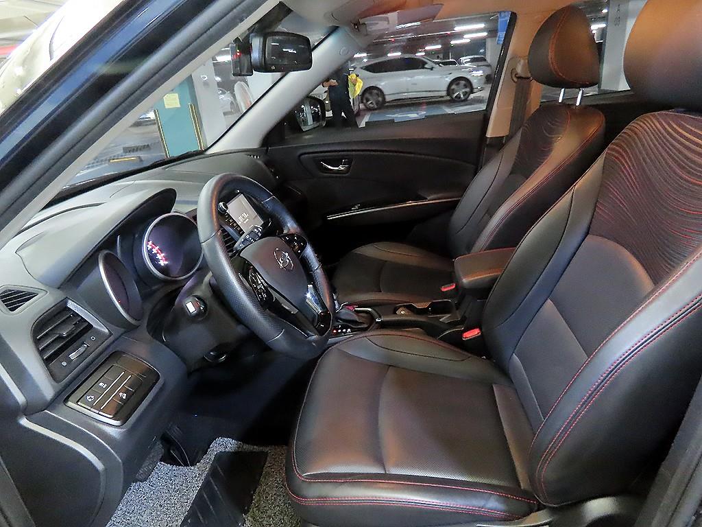 Ssangyong Tivoli - Vista 6