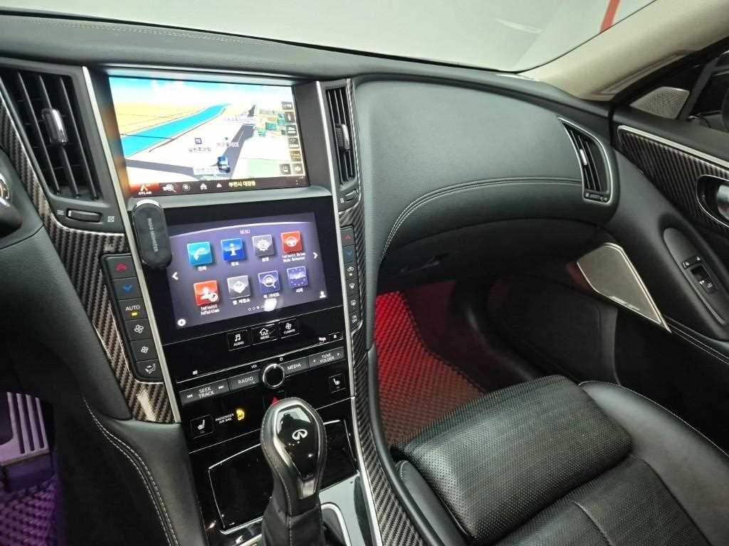 Infiniti Q - Vista 10