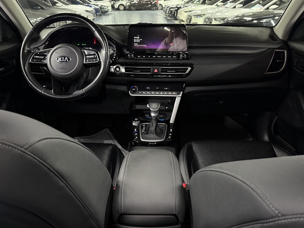 KIA Seltos - Vista 8