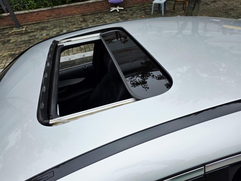 Mercedes Benz GLC Class - Vista 12