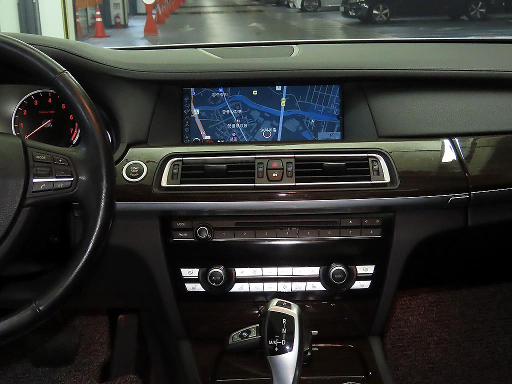 BMW 7 Series - Vista 11